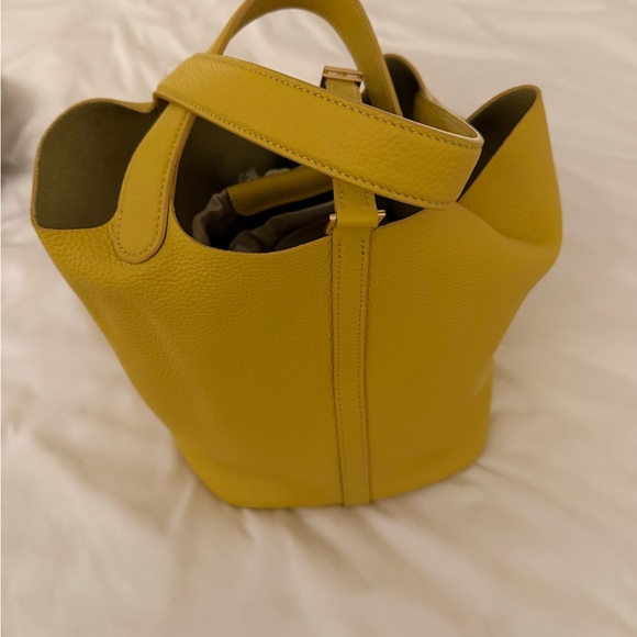 Vegan Yellow Leather Tote/Bucket Bag - Picture 4 of 9
